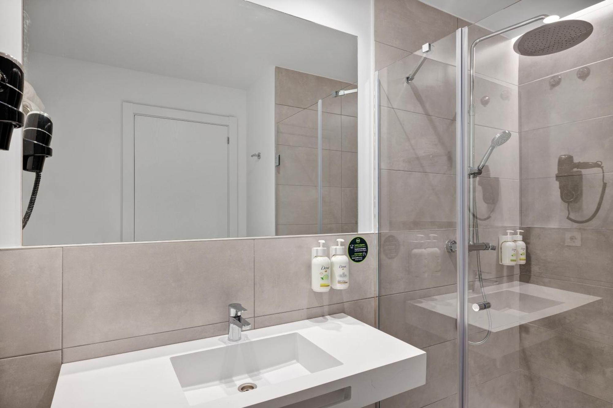 B&B Hotel Madrid Fuenlabrada Retail Park Bagian luar foto