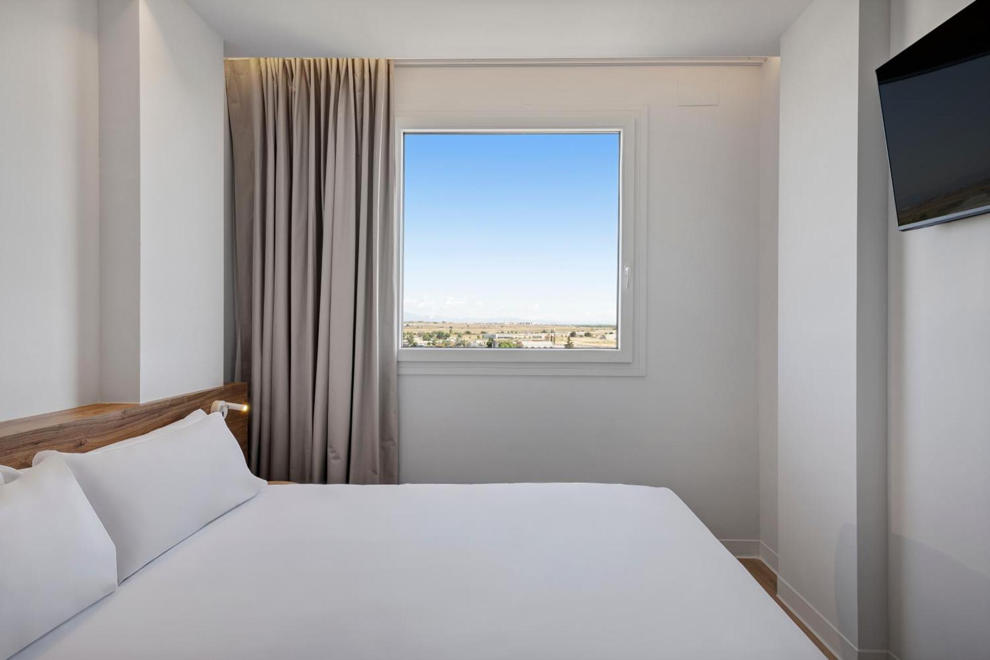 B&B Hotel Madrid Fuenlabrada Retail Park Bagian luar foto