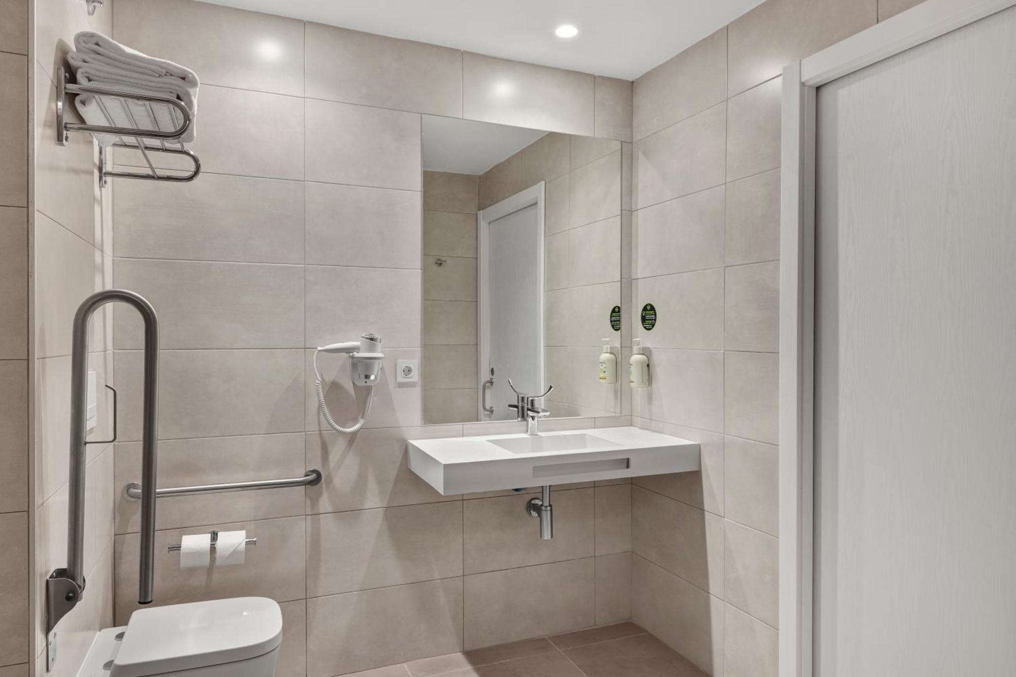B&B Hotel Madrid Fuenlabrada Retail Park Bagian luar foto